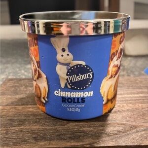 New Goose Creek 3 Wick Candle, Cinnamon Roll Scent